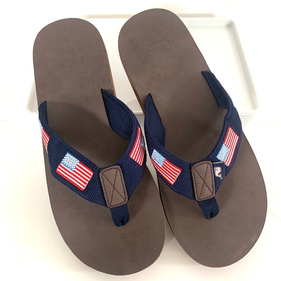 Vineyard Vines Leather Flip Flops - 7 Flag Whale - Picture 1 of 8